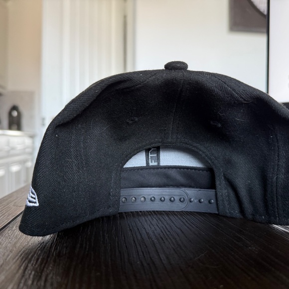 TEXAS RANGER NEW ERA 9FIFTY YOUTH SNAPBACK - NEVER WORN! - Picture 3 of 3